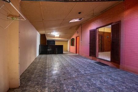 Casa para alugar com 240m², 6 quartos e 2 vagas Casa para alugar com 240m², 6 quartos e 2 vagasÁrea comum - Churrasqueira