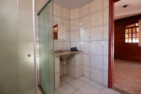 Casa para alugar com 240m², 6 quartos e 2 vagas Casa para alugar com 240m², 6 quartos e 2 vagasBanheiro Social