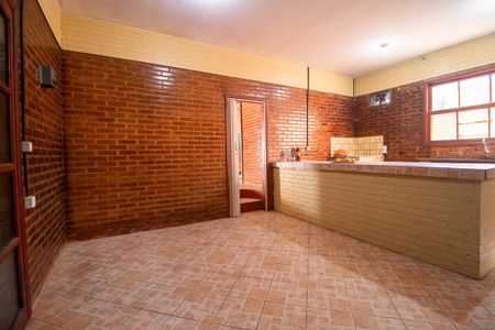 Casa para alugar com 240m², 6 quartos e 2 vagas Casa para alugar com 240m², 6 quartos e 2 vagasCozinha