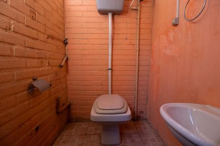 Banheiro de serviço de casa para alugar com 6 quartos, 240m² em Guabirotuba, Curitiba