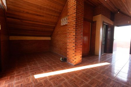 Casa para alugar com 240m², 6 quartos e 2 vagas Casa para alugar com 240m², 6 quartos e 2 vagasQuarto 5 Suite