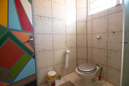 Casa para alugar com 240m², 6 quartos e 2 vagas Casa para alugar com 240m², 6 quartos e 2 vagasBanheiro Social