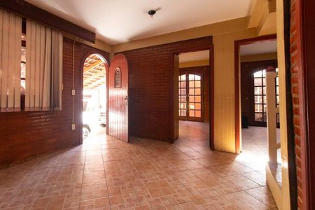 Casa para alugar com 6 quartos, 240m² em Guabirotuba, Curitiba