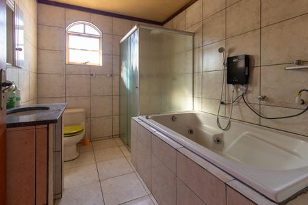 Casa para alugar com 240m², 6 quartos e 2 vagas Casa para alugar com 240m², 6 quartos e 2 vagasBanheiro da Suíte 2