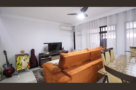 Casa para alugar com 160m², 3 quartos e 3 vagas