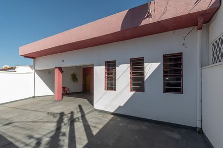Casa à venda com 250m², 3 quartos e 4 vagas Casa à venda com 250m², 3 quartos e 4 vagasGaragem