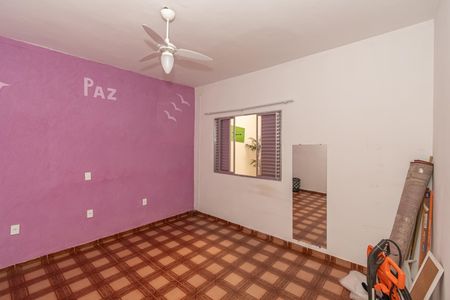 Casa à venda com 250m², 3 quartos e 4 vagas Casa à venda com 250m², 3 quartos e 4 vagasQuarto 2