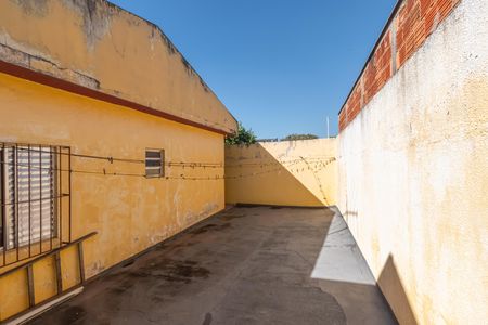 Casa à venda com 250m², 3 quartos e 4 vagas Casa à venda com 250m², 3 quartos e 4 vagasQuintal