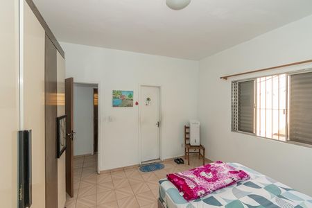 Casa à venda com 250m², 3 quartos e 4 vagas Casa à venda com 250m², 3 quartos e 4 vagasSuite