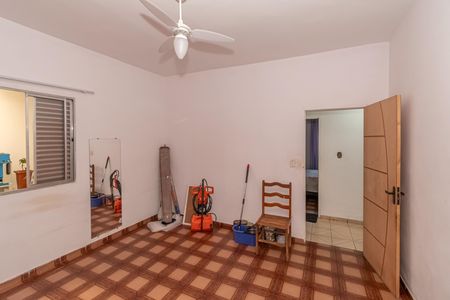 Casa à venda com 250m², 3 quartos e 4 vagas Casa à venda com 250m², 3 quartos e 4 vagasQuarto 2