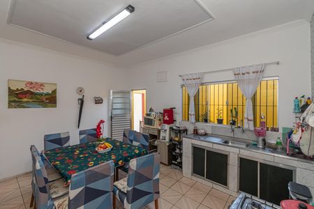Casa à venda com 250m², 3 quartos e 4 vagas Casa à venda com 250m², 3 quartos e 4 vagasCozinha