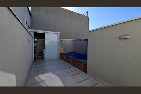 Casa para alugar com 130m², 3 quartos e 2 vagas Casa para alugar com 130m², 3 quartos e 2 vagasPiscina