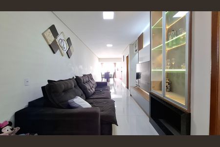 Casa para alugar com 130m², 3 quartos e 2 vagas Casa para alugar com 130m², 3 quartos e 2 vagasSala