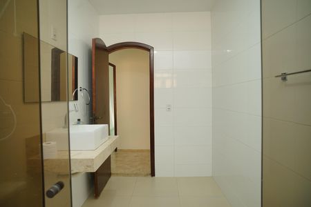 Casa para alugar com 211m², 3 quartos e 4 vagas Casa para alugar com 211m², 3 quartos e 4 vagasBanheiro Social