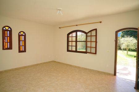 Casa para alugar com 211m², 3 quartos e 4 vagas Casa para alugar com 211m², 3 quartos e 4 vagasSala