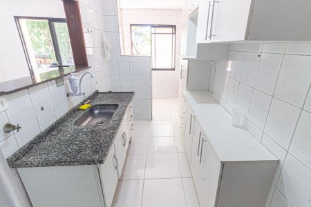 Apartamento à venda com 49m², 2 quartos e 1 vaga Apartamento à venda com 49m², 2 quartos e 1 vagaCozinha e Área de Serviço