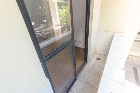 Apartamento à venda com 49m², 2 quartos e 1 vaga Apartamento à venda com 49m², 2 quartos e 1 vagaVaranda