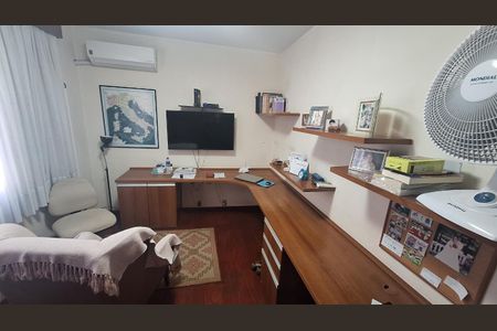 Casa para alugar com 340m², 4 quartos e 4 vagas