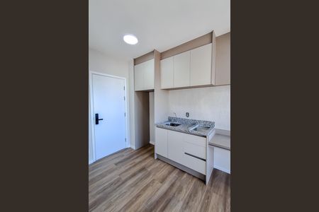 Cozinha de kitnet/studio para alugar com 1 quarto, 28m² em Liberdade, São Paulo