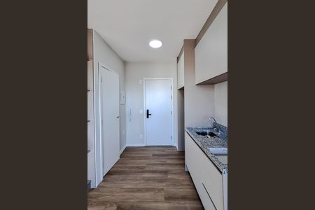Cozinha de kitnet/studio para alugar com 1 quarto, 28m² em Liberdade, São Paulo