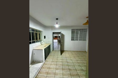 Casa à venda com 3 quartos, 315m² em Vila Vitória, Santo André