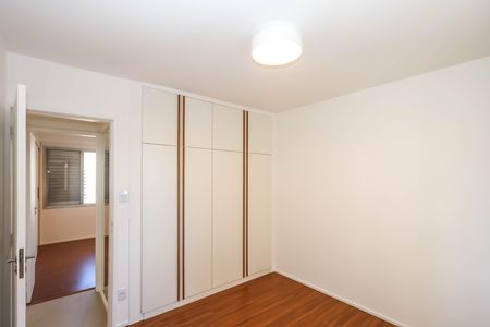 Apartamento à venda com 80m², 2 quartos e 2 vagasQuarto 2