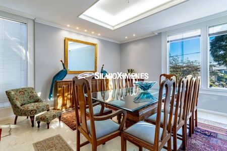 Casa à venda com 442m², 4 quartos e 4 vagas