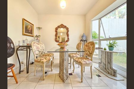 Casa à venda com 3 quartos, 159m² em Residencial Tambore III, Santana de Parnaíba