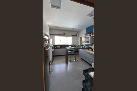 Casa à venda com 5 quartos, 365m² em Campo Grande, Rio de Janeiro