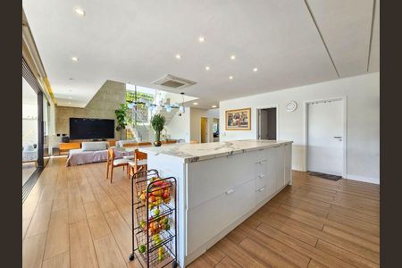 Casa à venda com 5 quartos, 400m² em Alphaville, Santana de Parnaíba