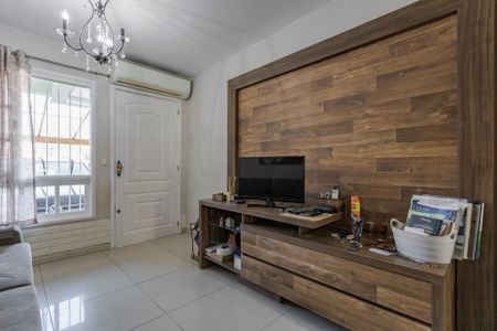 Casa à venda com 144m², 3 quartos e 2 vagas Casa à venda com 144m², 3 quartos e 2 vagasSala