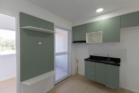 Sala / Cozinha de apartamento para alugar com 2 quartos, 29m² em Vila Nilo, São Paulo