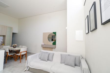 Casa à venda com 130m², 3 quartos e 2 vagas Casa à venda com 130m², 3 quartos e 2 vagasSala