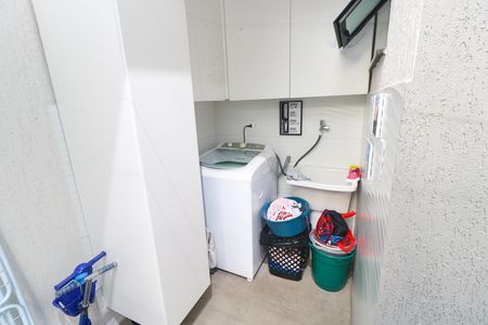 Casa à venda com 130m², 3 quartos e 2 vagas Casa à venda com 130m², 3 quartos e 2 vagasÁrea de Serviço