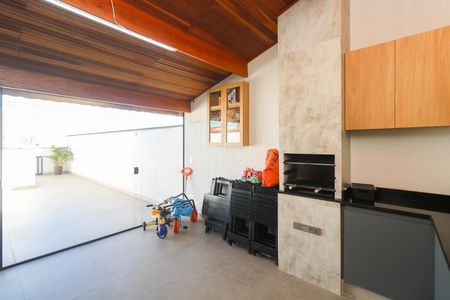 Casa à venda com 130m², 3 quartos e 2 vagas Casa à venda com 130m², 3 quartos e 2 vagasÁrea gourmet
