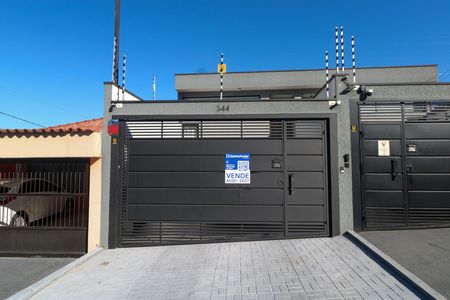Casa à venda com 130m², 3 quartos e 2 vagas Casa à venda com 130m², 3 quartos e 2 vagasPlaca instalada em 17/07/2026 com o código UKLP-482