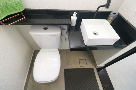 Casa à venda com 130m², 3 quartos e 2 vagas Casa à venda com 130m², 3 quartos e 2 vagasLavabo