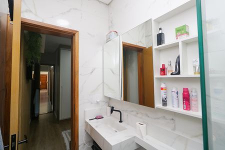 Casa à venda com 130m², 3 quartos e 2 vagas Casa à venda com 130m², 3 quartos e 2 vagasBanheiro da Suíte