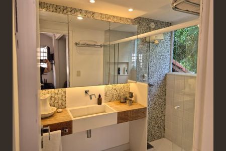 Casa à venda com 3 quartos, 119m² em Maria Paula, Niterói