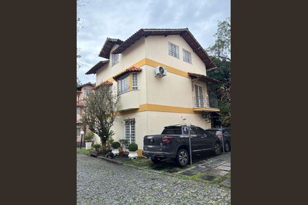 Casa à venda com 119m², 3 quartos e 2 vagas