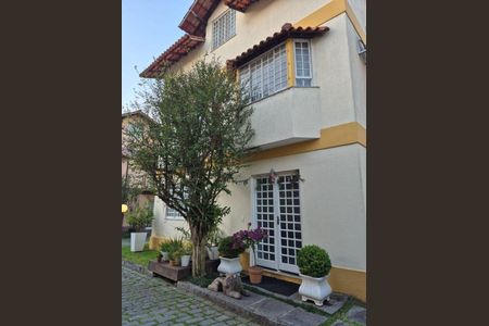 Casa à venda com 3 quartos, 119m² em Maria Paula, Niterói