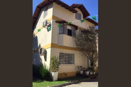 Casa à venda com 3 quartos, 119m² em Maria Paula, Niterói