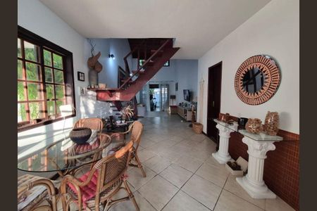 Casa à venda com 5 quartos, 130m² em Itaipu, Niterói
