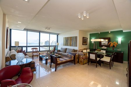 Apartamento à venda com 4 quartos, 180m² em Icaraí, Niterói