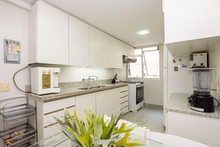 Apartamento à venda com 4 quartos, 180m² em Icaraí, Niterói