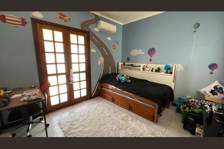 Casa à venda com 254m², 4 quartos e 2 vagas