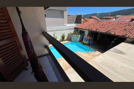 Casa à venda com 4 quartos, 254m² em Piratininga, Niterói