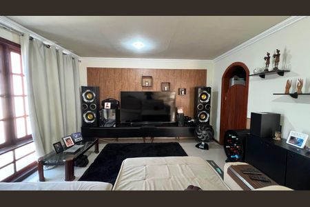 Casa à venda com 4 quartos, 254m² em Piratininga, Niterói