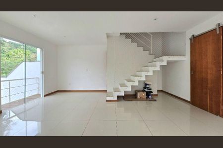 Casa à venda com 3 quartos, 170m² em Vila Progresso, Niterói