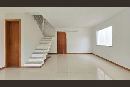 Casa à venda com 170m², 3 quartos e 2 vagas